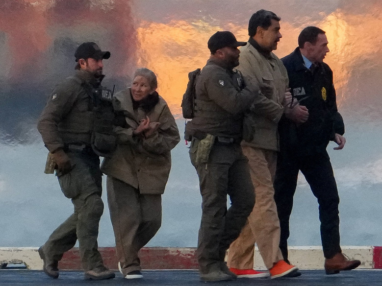 마두로, 헬기·장갑차로 뉴욕법원 도착...